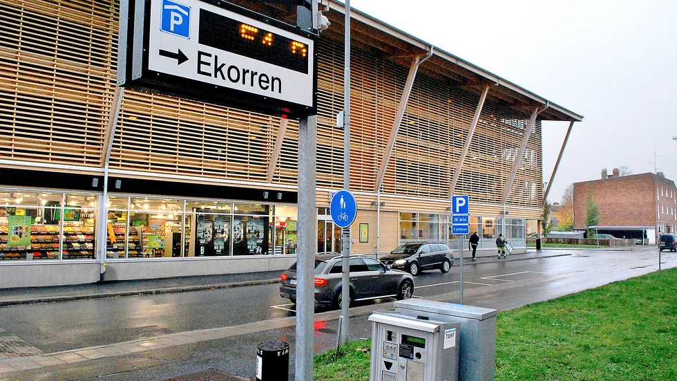 Parkeringshuset måste städas bättre, anser skribenten.