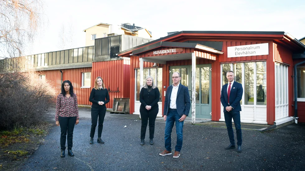 Lisa Högdahl, barn- och elevhälsachef, Kerstin Steinvall, avdelningschef förskola, Anne Rönnberg, avdelningschef skola, Erik Burstrad, avdelningschef gymnasiet och Anders Bergström, förvaltningschef.