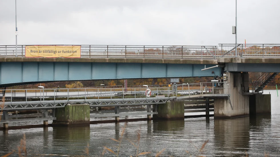 I söndags stängdes Tosteröbron för båtar och när det under tisdagen gjordes ett försök att öppna den låste den sig – igen.