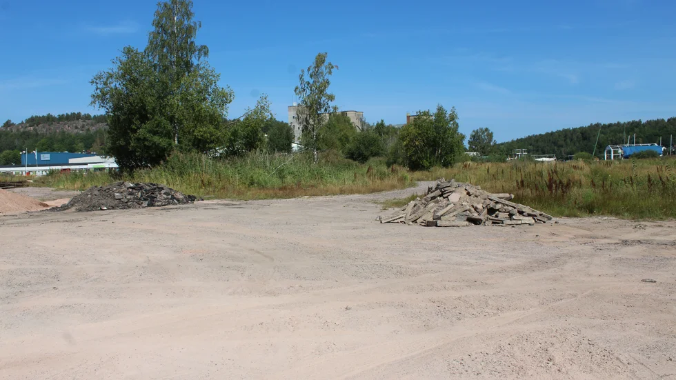Här ska det bli en ställplats, men projektet har försenats på grund av corona.