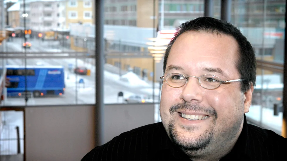 Fredrik Högberg undervisar i komposition vid Musikhögskolan i Piteå. Nu har han tilldelats hedersuppdraget att komponera Kungl. Musikaliska Akademiens jubileumstema.