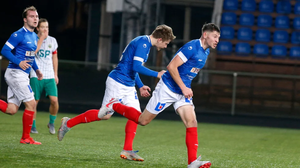 ÅFF kan jubla. Igen. Josh Bragg gjorde mål på Kopparvallen, men då såg det inte ut att räcka för ettan. Nu är läget ett annat för klassikerklubben.