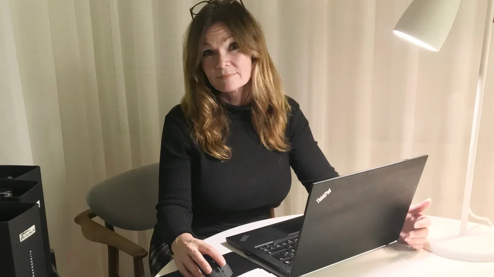 Barndomsvännen Elizabeth Brännström Jacobson har hjälpt Annelie med hennes överklagningar. "Vi har goda argument men kassan väljer att inte se dem."