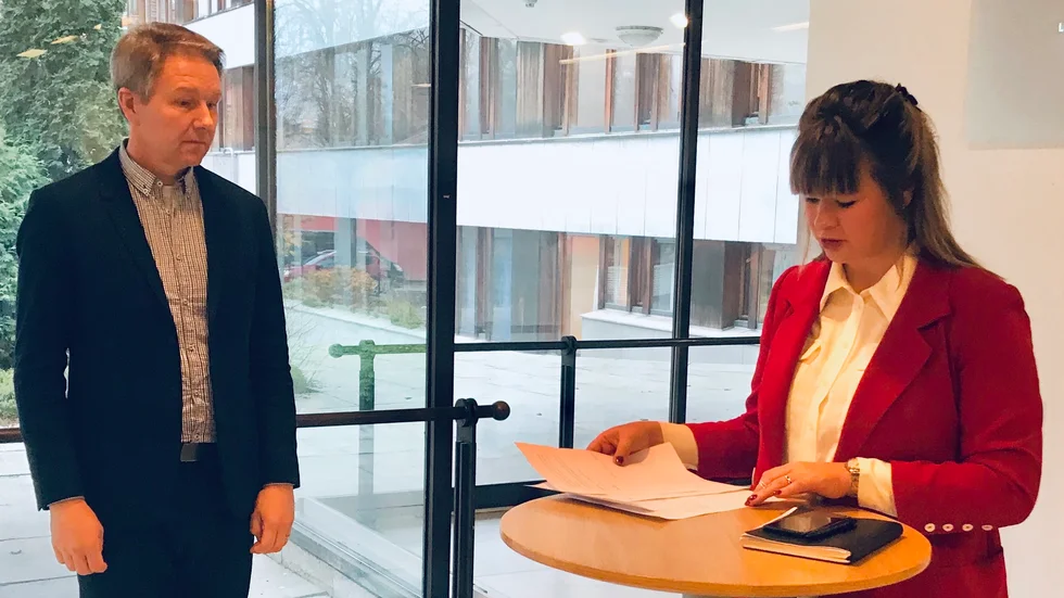 Jan Holmlund och Sofia Amloh berättade om coronaläget i kommunens verksamheter.
