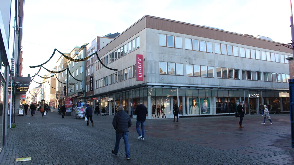 Lindexhuset som Botrygg-koncernen köpt och vill bygga fler våningar på.