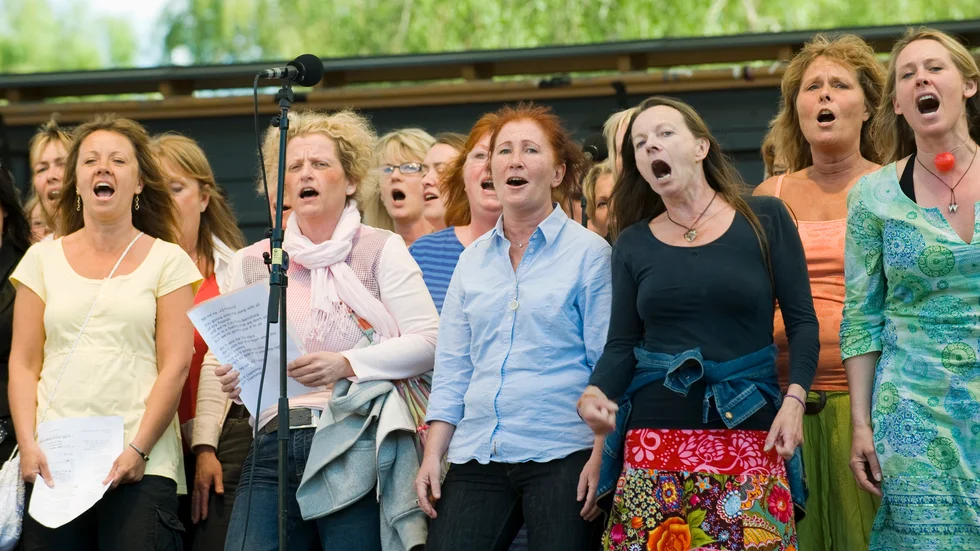 Sångare avger fler droppar än den som pratar. Arkivbild.