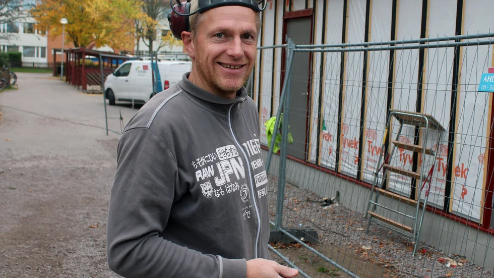 Patrik Spångberg på jobbet. På 50-årsdagen på onsdagen var han dock ledig, precis hemkommen från lite spa i Linköping. IFK Motalas legendar berättar att han hoppas på bandyspel nästa säsong.