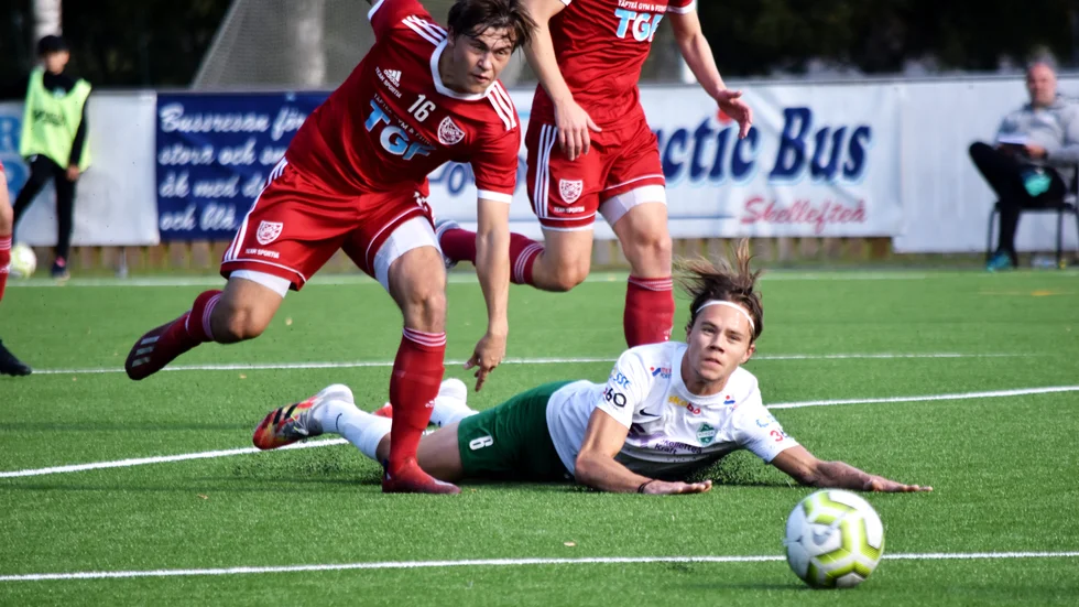 Nils Lundmark byter klubb från Morön – men stannar i stan, då han går till Skellefteå FF.