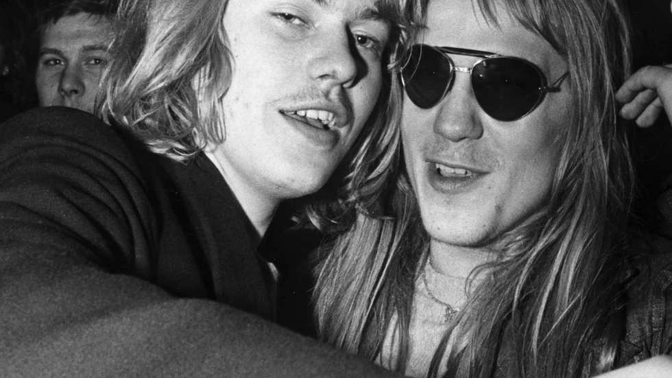 Kenta Gustafsson och den andre huvudrollsinnehavaren i "Dom kallar oss mods" Gustav "Stoffe" Svensson vid filmpremiären 1968.