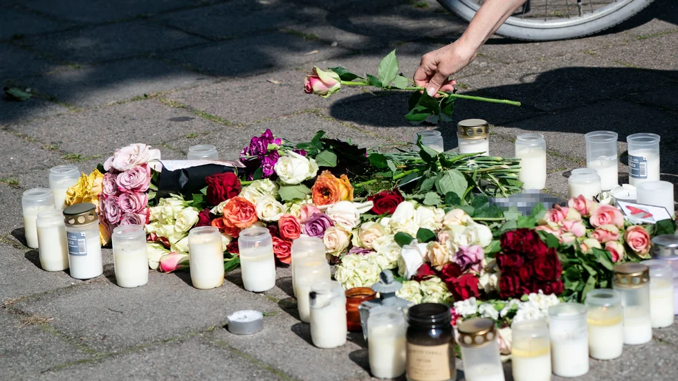 Minnesplats för den mördade kvinnan på Sergels väg i stadsdelen Ribersborg i Malmö. Arkivbild