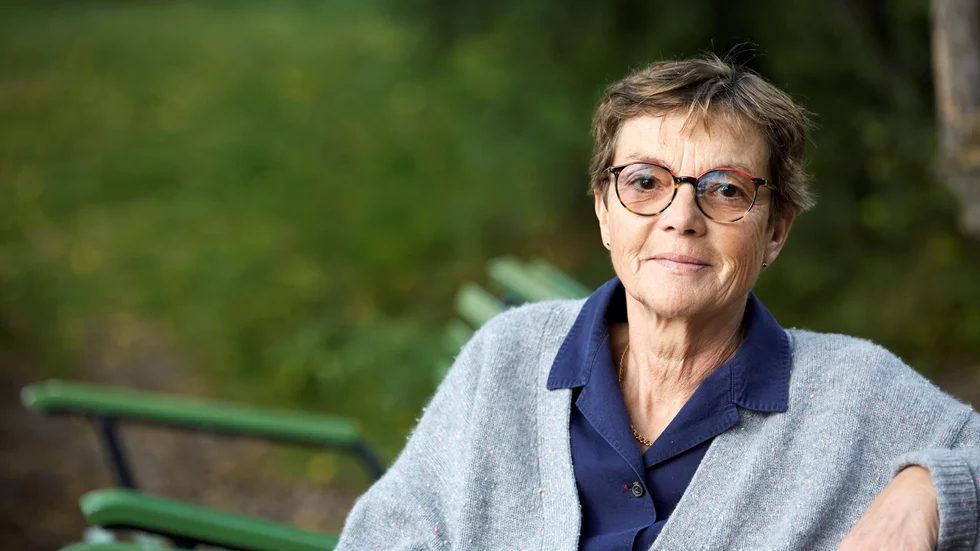Vid 61 års ålder gör Maja Björklöv debut som författare med romanen "Äktenskapet". Planer finns för en fortsättning, och att sitta i huset i När och skriva.