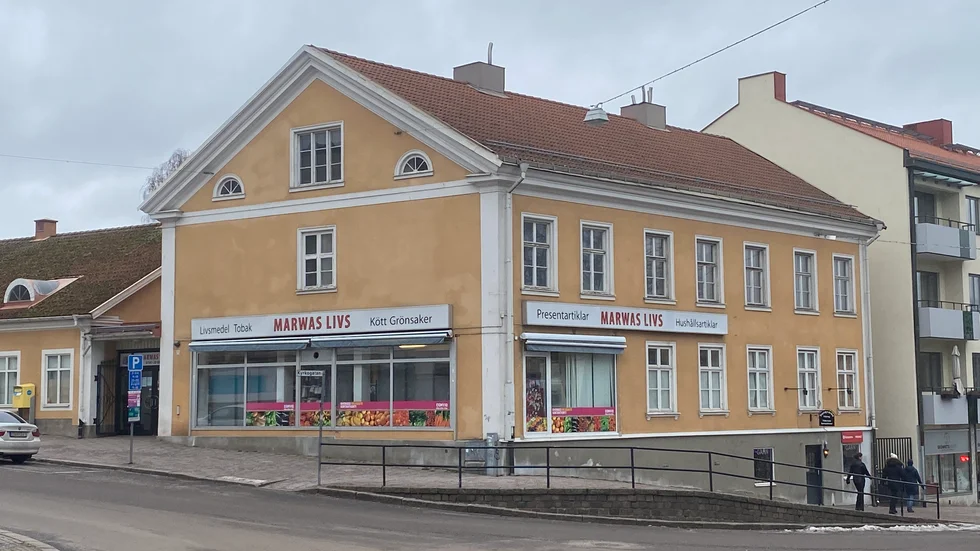 En gång i tiden fanns lägenhet på över- och vindsvåningen. Så kan det åter bli.
