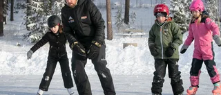 Full fart på den nyspolade isen
