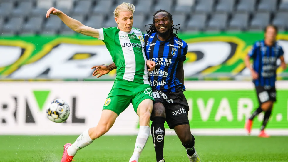 Kebba Ceesay fick kritik av Henrik Rydström för ett agerande i matchen mot Hammarby i fjol. 