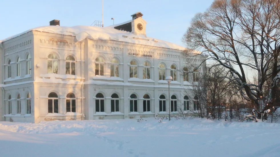 Christinaprojektet har blivit 55 miljoner kronor dyrare och måste banta lokalytan. Här det vackra, gamla läroverket som sparats åt eftervärlden och kommer användas av skolan även framöver. (Arkivbild) 