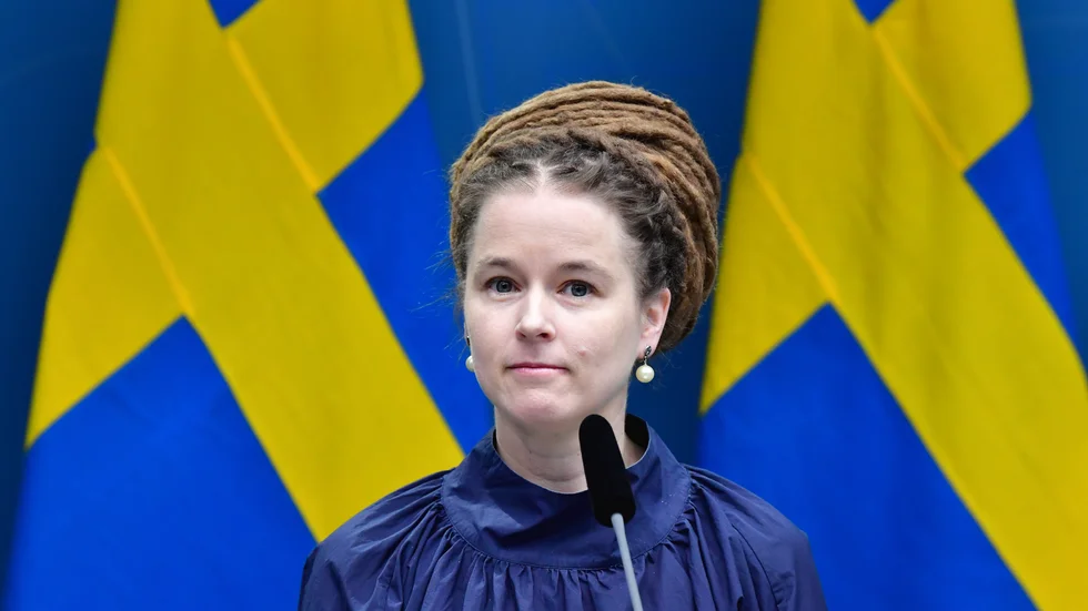 Visst kan man tvinga bort kulturminister Amanda Lind (MP), men hur mycket skulle det påverka?