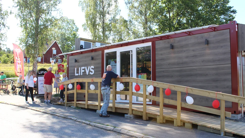 Invigningen av butiken firades med fika och glass. 