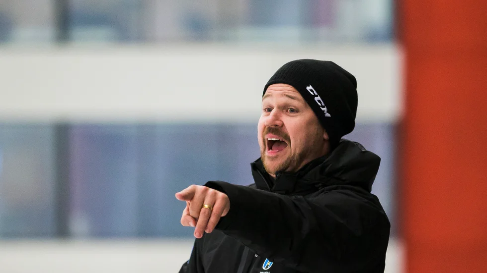 Olle Gabrielsson kan bli Esa Määttas ersättare som huvudtränare i Sirius.