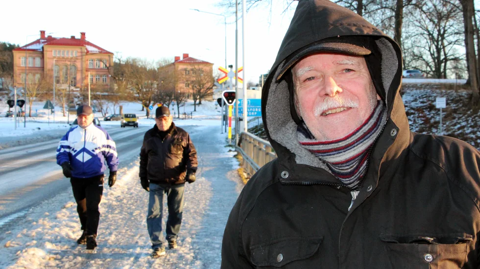 Hans-Åke Pettersson föredrog dubbat under fötterna. "Det här ska man satsa på när det är så här", sa han på väg mot centrum.