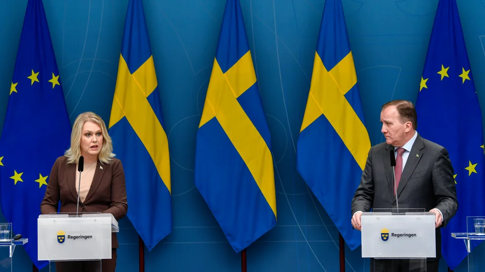 Lena Hallengren och Stefan Löfven håller presskonferens tillsammans med Folkhälsomyndigheten.