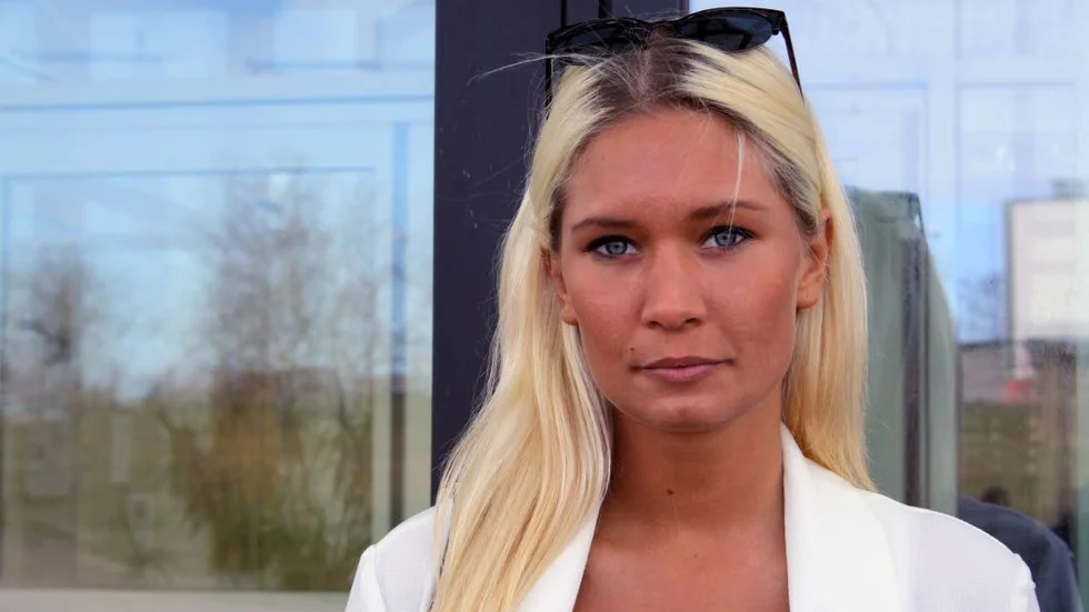 Emma Kjernell, 19 år, ordnar årets studentbal i Motala.