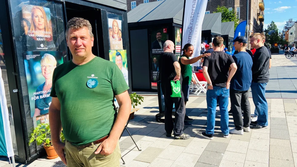 Valfläsk, oneliners och förenklade lösningar är inget för Mattias Claesson (C) inför regionvalet 2022.  Stabilitet, trygghet och långsiktighet är vad partiet går till regionval på i Sörmland. "Och jag tror vi är enda partiet med potatis vid valstugan."