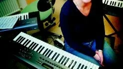 Dressyrtävling. Man kan tro att helgen för en musiker borde innebära en hel massa musik och spelande, men inte för Ingrid Lindebratt. Hon ska ägna sig åt sin stora hobby, nämligen hästar och dressyr. Foto: Anders Liljegren