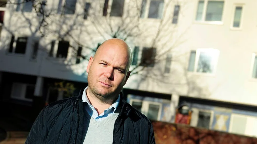 Intrång. En missbrukare tog sig in i Jon Sjölanders bostad.
