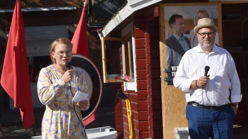 Kommunalråd Evelina Fahlesson (S) och näringsminister Karl-Petter Thorwaldsson (S).