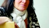 Lik Carola? Mest från sidan i så fall tycker Susanne Larsson, som tävlar om vem som mest liknar en kändis på tidningen Amelias hemsida. Foto: Anders Steiner