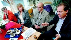 Ny ledning. På torsdag tar den här kvartetten över ledningen i landstinget, från vänster Lena Segerberg (s), Ann Hellenborg (mp), Anders Henriksson (s) och Johnny Petersson (v).
Se tv-inslag på webb-tv.