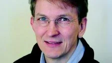 Orkar. Författaren Tomas Sjödin, tidigare pastor i Pingstkyrkan i Västervik, kommer till Gamleby Missionskyrka.