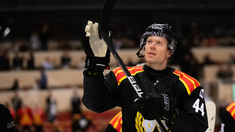 Nicklas Danielsson, som har avslutat sin akriva i Brynäs, kommer med största sannolikhet att inte spela i Almtuna den här säsongen.