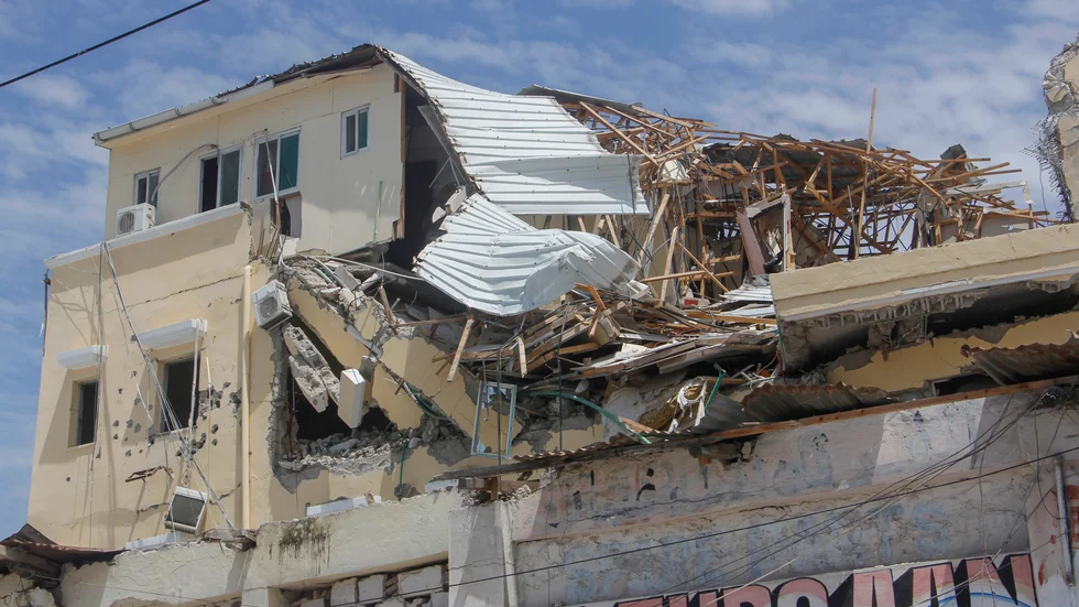 Delar av Hayat hotell i Mogadishu har rasat in in samband med terrordådet.