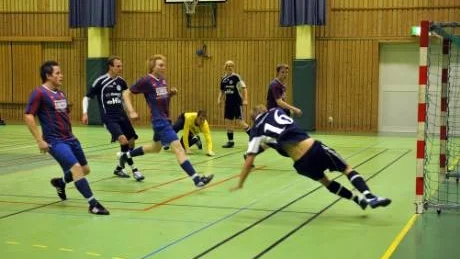 Det spelades många spännande matcher i Tjust Open. Här är det Gunnebo som möter BOIF och Gunnebo vann med 2-1.Foto: Ilkka Ranta