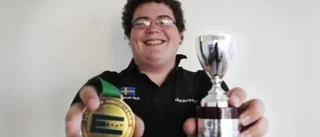Simon ska spela VM på Kuba