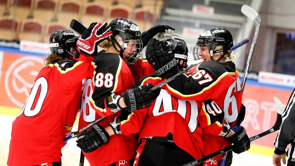 SPONSRAR. Luleå kommun sponsrar Luleå hockeys herrar med 300 000 kronor kommande säsong, och även damhockey, samt herr- och dambasketens elitlag.