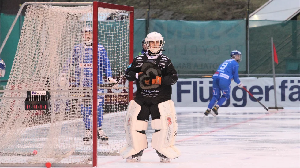 IFK Motalas målvakt Vincent Trygg fick chansen att spela när Jussi Aaltonen skadade sig mot Villa. Vem som står i Vänersborg på tisdagen var i skrivande stund oklart.