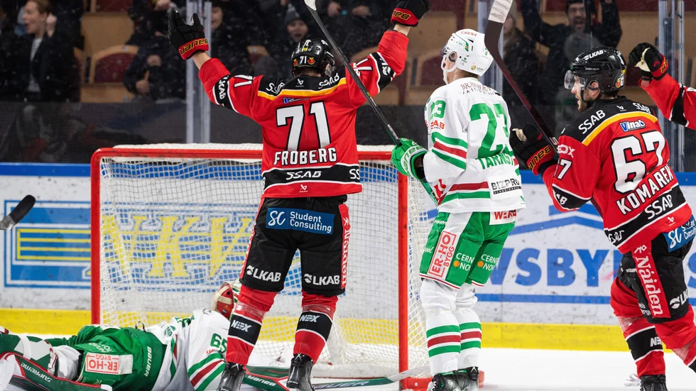 Linus Fröberg jublar efter 1-0 av Konstantin Komarek.