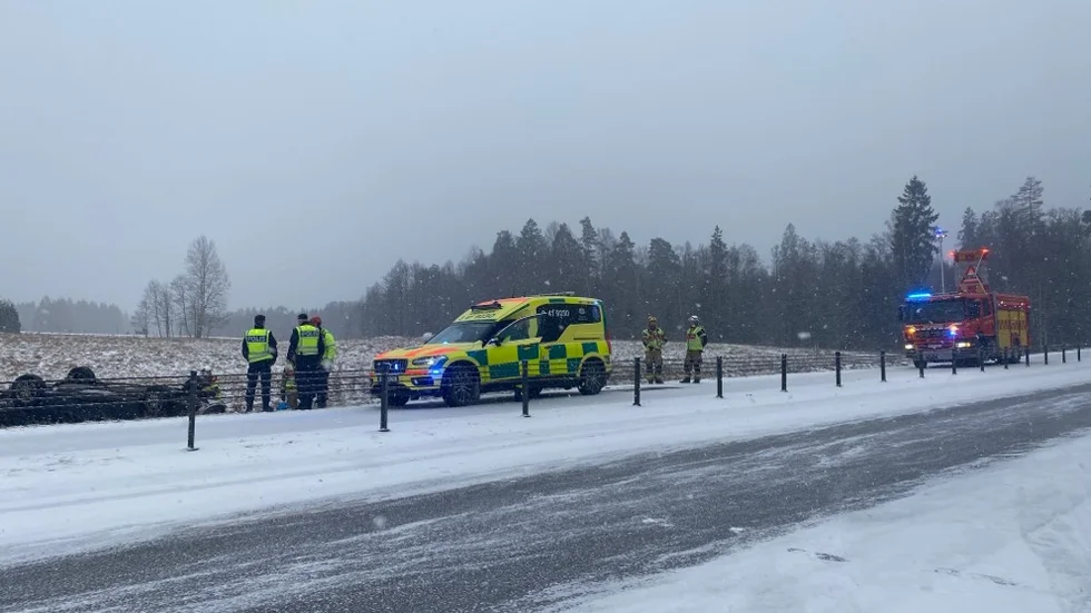 En personbil voltade på söndagen ned i ett dike strax före Ändebol, i riktning mot Katrineholm. 