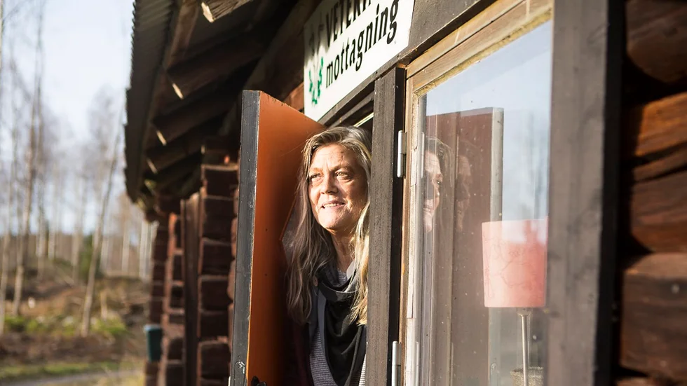 Den gamla ladan som Kicki Granbergs veterinärmottagning nu huserar i är från 1700- eller 1800-talet.