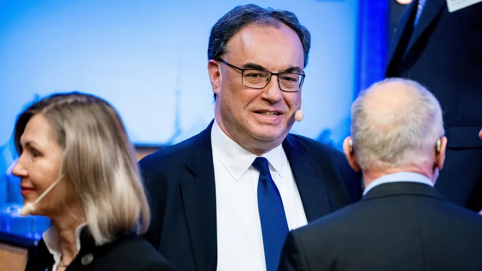 Den brittiska inflationen fortsätter nedåt för andra månaden i rad efter toppnoteringen i oktober, vilket glädjer den brittiska centralbankschefenAndrew Bailey, som höjt styrräntan nio gånger på drygt ett år. Arkivbild