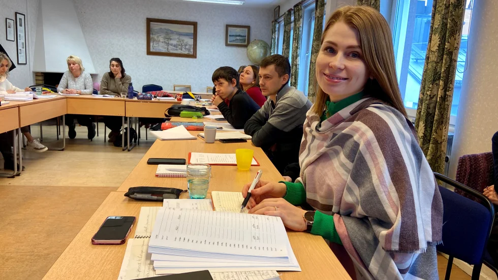 "Vi vill inte bara sitta och vänta. Vi vill göra något", säger Yuliia Bulavka som hoppas på att kursen ska ta henne ut på arbetsmarknaden.