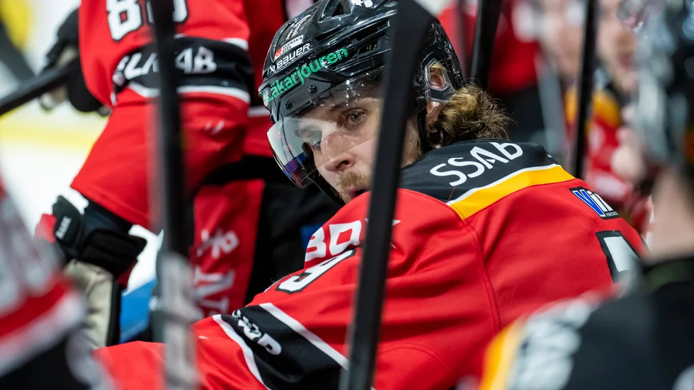 Mario Kempe missar resten av säsongen med en fraktur i knäskålen.
