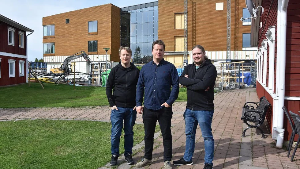 Emil Dahlberg, Frozen Waffle, Johan Grönberg, Formsmedjan, och Sebastian Ojala, Frozen Waffle, Frozen waffle är Bodens första spelstudio och en produkt av den nya spelutbildningen på Boden Business park. De har ett samarbete med Formsmedjan sedan tidigare. Max Bryngelsson, Frozen Waffle, saknas på bilden.