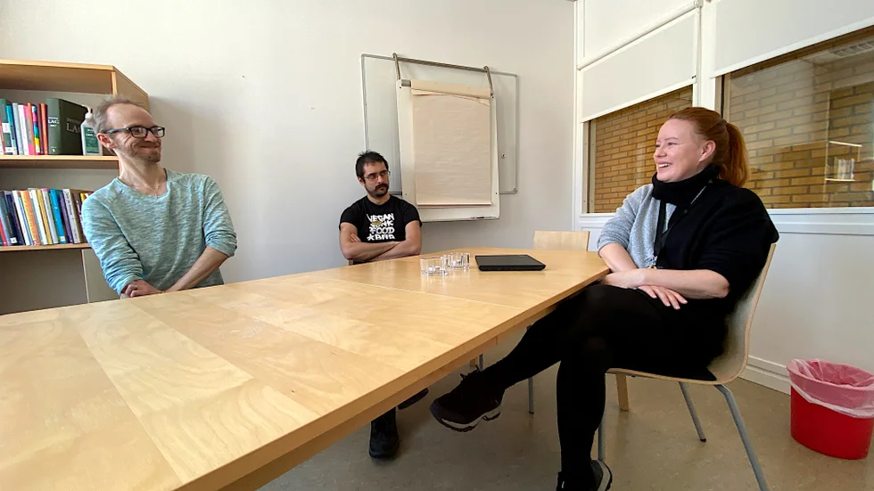Alexander Sohlman, Stefan Cizinsky och Anna Tigerstrand på Westerlundska gymnasiet diskuterar fusk och möjligheter med AI-teknik.