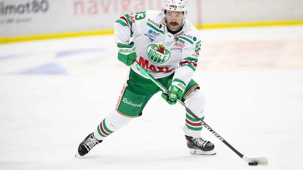 Rögles Riley Sheen gjorde två mål när det blev seger hemma mot Färjestad med 4–2. Arkivbild.