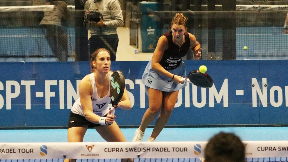 Helena Wyckaert och Amanda Girdo vann alla fem matcher, inklusive finalen, i SPT-slutspelet i Norrköping Padelcenter.