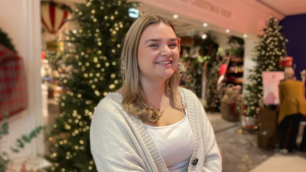 Ida Ringdahl, 23, blev glad över beskedet att hon utsetts till att bära luciakronan. "Det är en jättestor ära", säger hon.