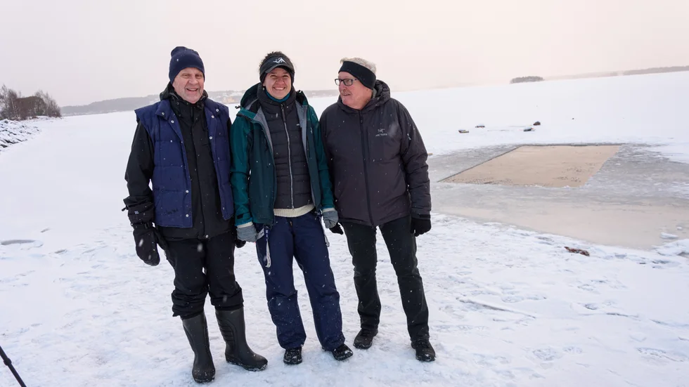 Johnny Widén, Katalin Widén och Hans Walloschke från vinterbadsförenigen Kallis. 